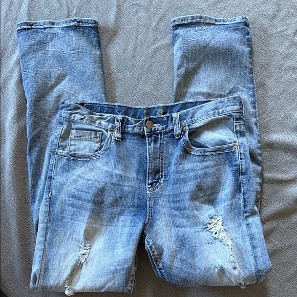 Stylish Blue Distressed mens Jeans - Picture 1 of 6